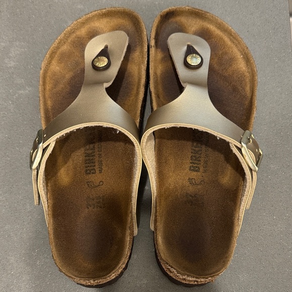 Birkenstock Gizeh Gold Sandals - Picture 1 of 4